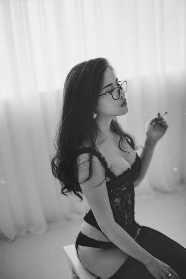 老师扒开内裤让我爽了一天